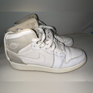 Air Jordan 1 GS “Linen” Size 7.5 Y